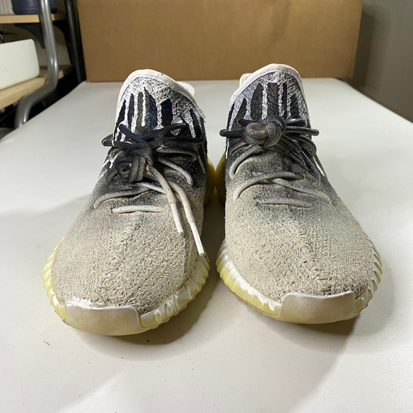 Athletic_Shoes
